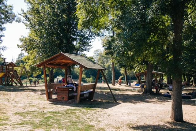 Jezero Laminci Acomodação com café da manhã Bosanska Gradiska Exterior foto