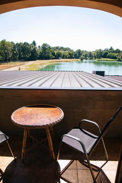 Jezero Laminci Acomodação com café da manhã Bosanska Gradiska Exterior foto