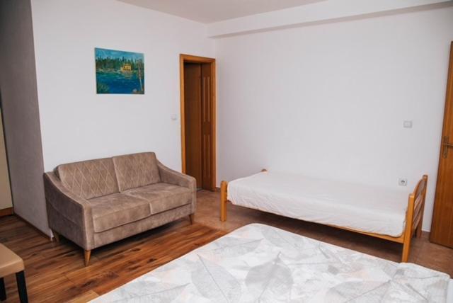 Jezero Laminci Acomodação com café da manhã Bosanska Gradiska Exterior foto